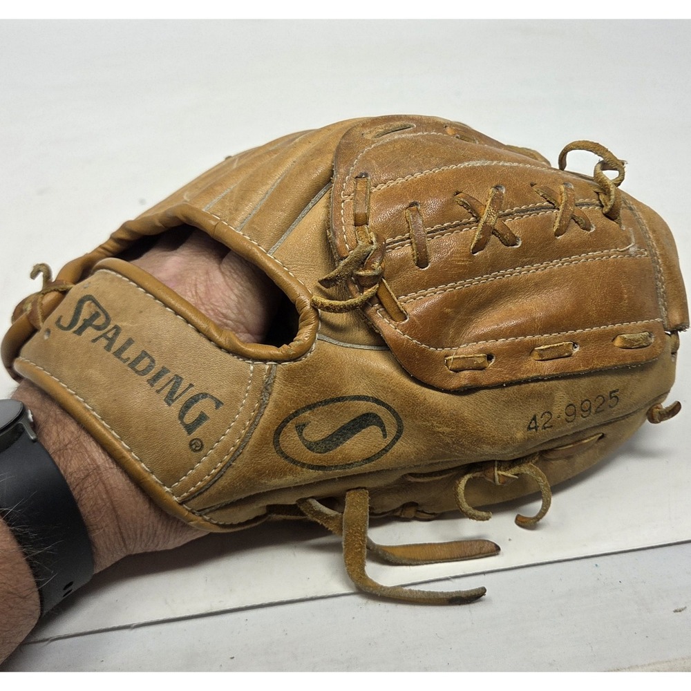 Vintage Spalding 42-9925 Carl Yastrzemski Advisory Staff Baseball Glove RHT Yaz